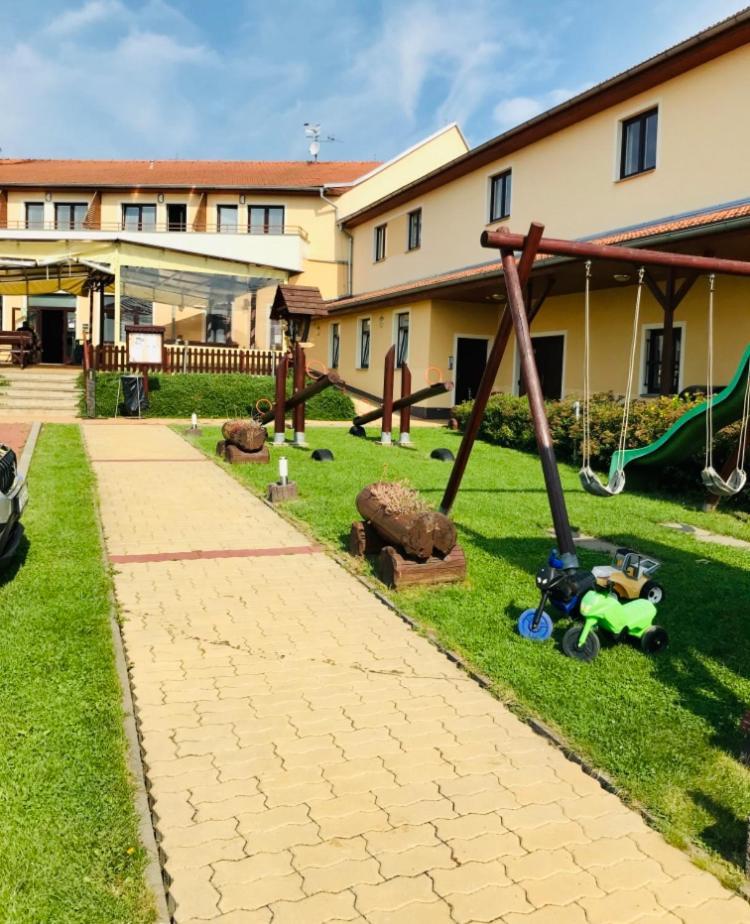 Active Wellness hotel U zlaté rybky Vyškov Exterior foto